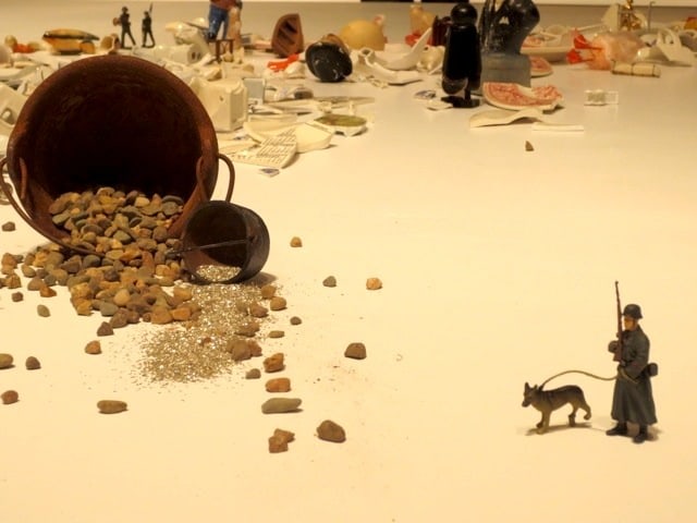 Liliana Porter, installation view of El hombre con el hacha y otras situaciones breves, MALBA-Fundaci&oacute;n Costantini, 2013.