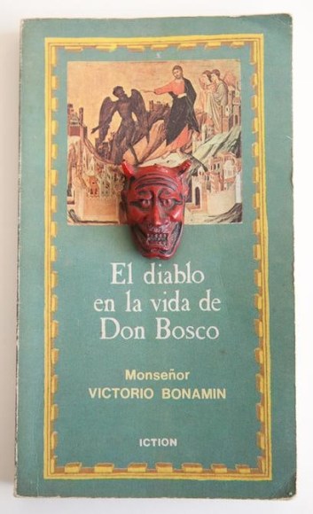 Le&oacute;n Ferrari, Untitled, 1985. Assemblage, 7 5/8 x 4 7/16 x 3/8 in. / 19.4 x 11.3 x 1 cm.