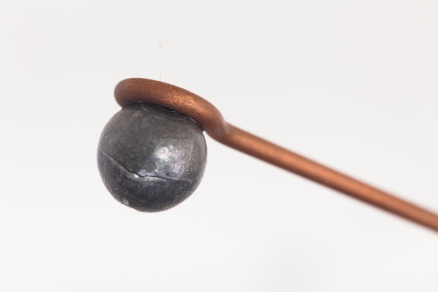 Elias Crespin, Linea Copper, 2016. Copper, lead, nylon, motors and electronic interface, 32 5/8 in. (83 cm.)