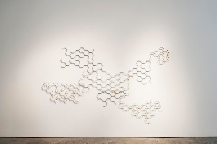 Pedro Tyler, Espejo izquierdo, 2015. Stainless steel rulers, Variable dimensions.
