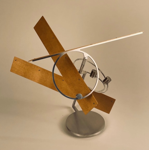 Pedro S. de Movell&aacute;n, TRIAXIAL V2, 2023.&nbsp;Sitka spruce, aluminum, stainless steel, 15 in. Max Height x 16 in. Max Swing.