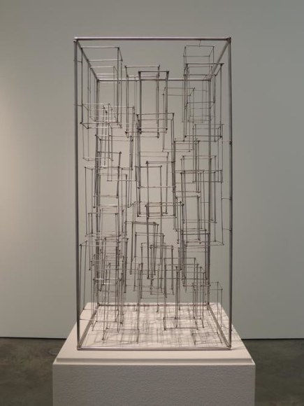 Le&oacute;n Ferrari, Untitled, 1979. Steel, 32 x 16 x 16 in. / 80 x 40 x 40 cm.