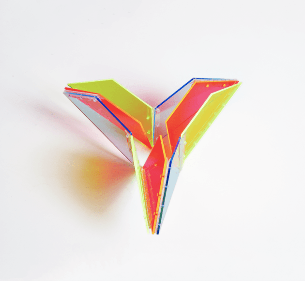 Marta Chilindr&oacute;n, 9 Trapezoids, 2014.&nbsp;Acrylic and hinges. Diameter: 27 in. (variable dimensions)&nbsp;