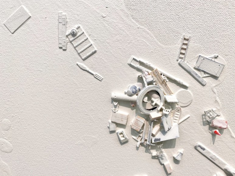 Liliana Porter, Her, 2019. Acrylic and assemblage on canvas, 26 1/2 x 78 x 3 1/2 in. (67.3 x 198.1 x 8.9 cm.)&nbsp;detail