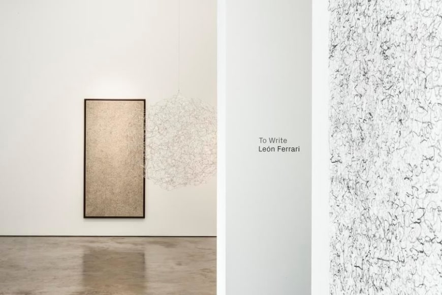 Le&oacute;n Ferrari, To Write, Installation view, 2015.