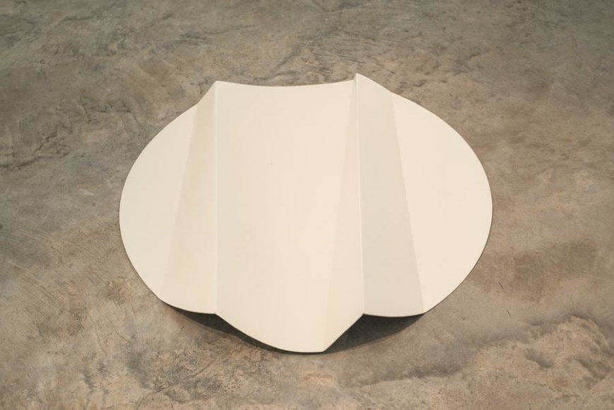 Antonio Liz&aacute;rraga, Sem t&iacute;tulo, c.1980. Metal, 37 3/16 &Oslash; x 4 in.