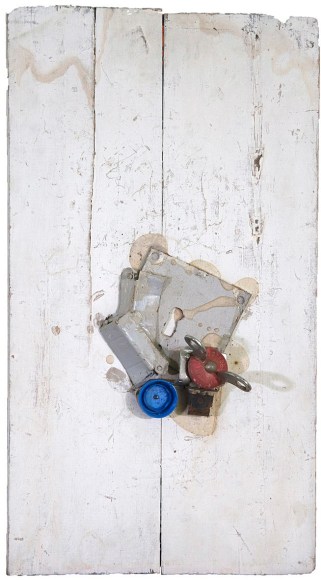 Alejandro Otero, El abrelatas rojo [The Red Can Opener], 1962. Mixed media on wood, 17 1/2 x 9 5/8 in.