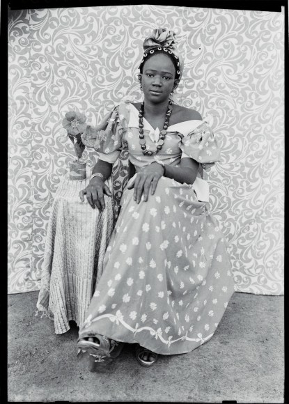 Seydou Keïta Untitled portrait,1950s.
