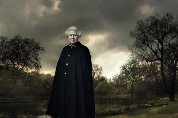 Annie Leibovitz. Queen Elizabeth II.  2007 / printed 2009.
