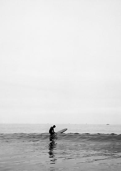 Knee Paddle, 2009, 	24 x 18 inch pigment print