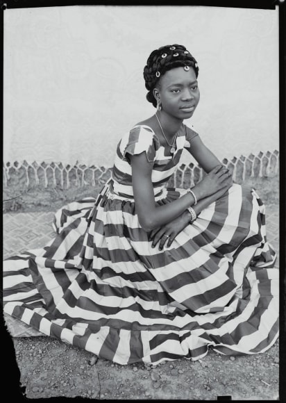 Seydou Keïta Untitled portrait,1950s.