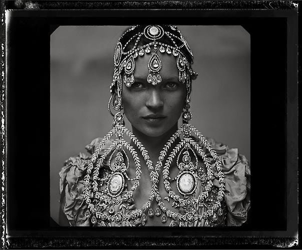  Annie Leibovitz, 	Kate Moss, 1999