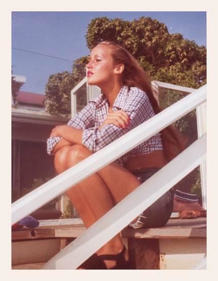 Jerry Hall. 1975, 	4.5 x 3.25 inch unique vintage Kodak print