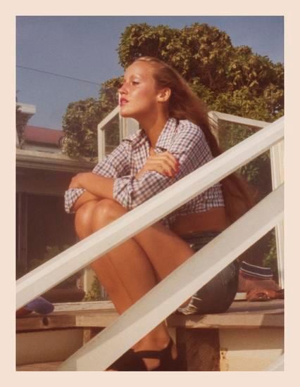 Jerry Hall. 1975, 	4.5 x 3.25 inch unique vintage Kodak print