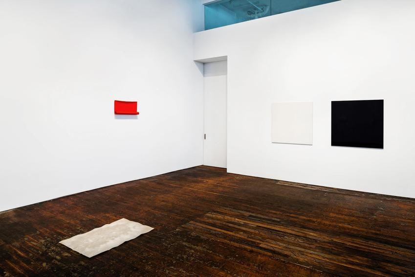 Summer Reading, curated by Richard Wentworth – installation view 8