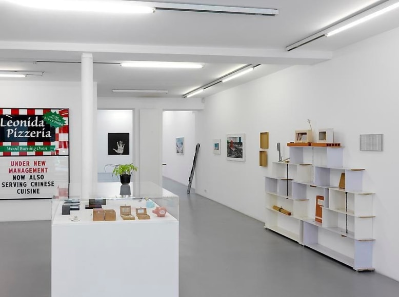 Bob and Breakfast: Robert Filliou et ses invités par François Curlet – installation view 3