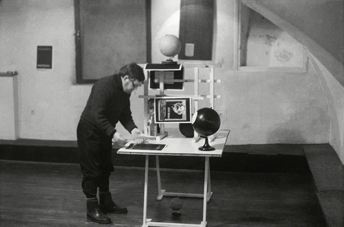 Mangelos installing the exhibition Shid Theory (Galerija Podroom, Zagreb, Croatia, 1978)