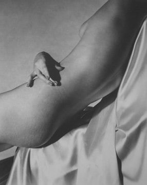 Horst P. Horst, Hand on Torso, 1940