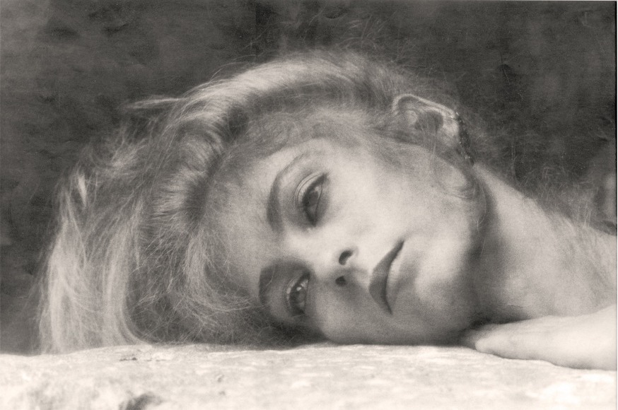 Deborah Turbeville, Victoria Guinness, 1983