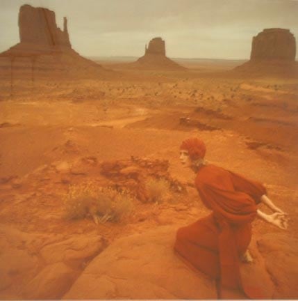 Norman Parkinson, JAN WARD IN A JEAN MUIR DRESS, MONUMENT VALLEY, UTAH, 1971