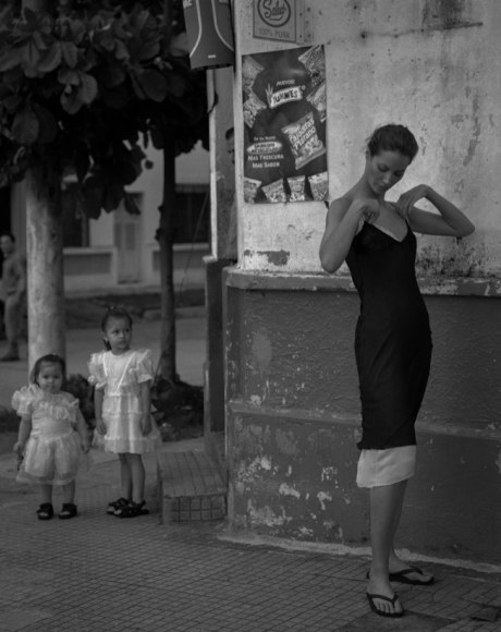 Kurt Markus, Christy Turlington, El Salvador, 1998