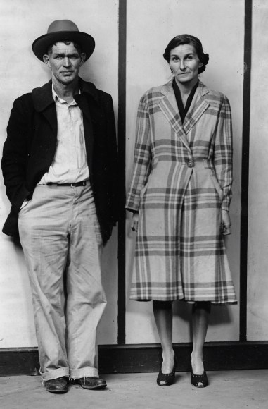 Disfarmer, Couple: Woman in plaid Coat
