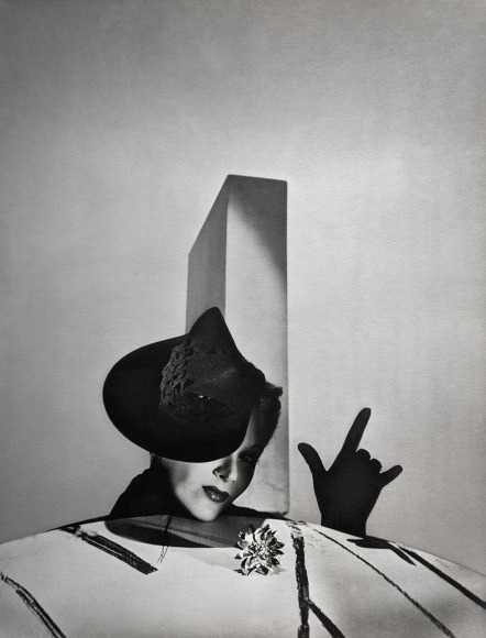 Horst, "I Love You", Lisa Fonssagrives with Hat by Balenciaga and Gloves by Boucheron, Paris, 1938