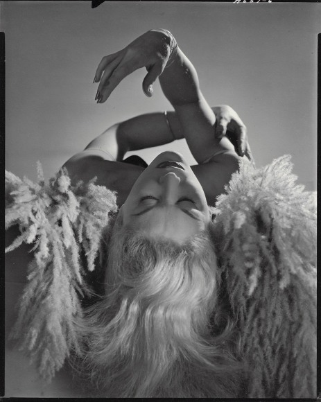Horst, Lisa Fonssagrives-Penn as "Ophelia", 1939