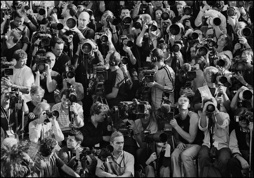 Arthur Elgort, Photographers Before the Louis Vuitton Show, Paris, 2003