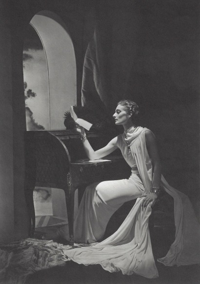 Horst, White Tea Gown - Maggy Rouff (Zelinsky), Maubouissin Jewels
