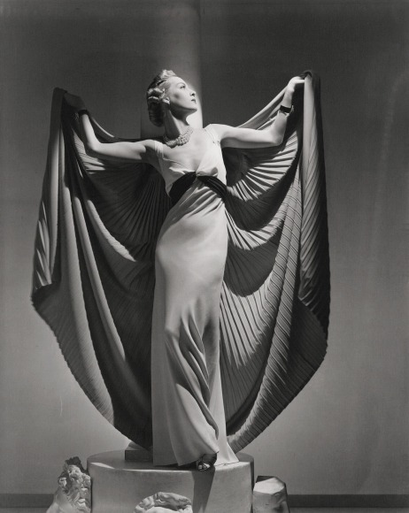 Horst, Helen Bennett, Cape, Paris, 1936