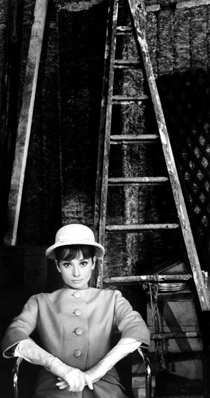 Bob Willoughby, Audrey Hepburn on set of Paris When It Sizzles at Boulogne Studios in Paris, 1962