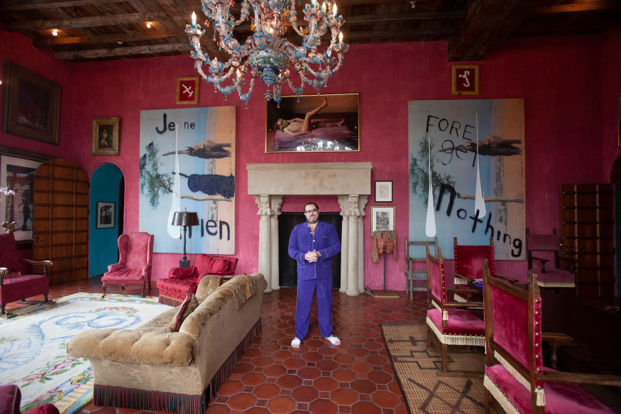Harry Benson Julian Schnabel at home, Palazzo Chupi, New York, 2011
