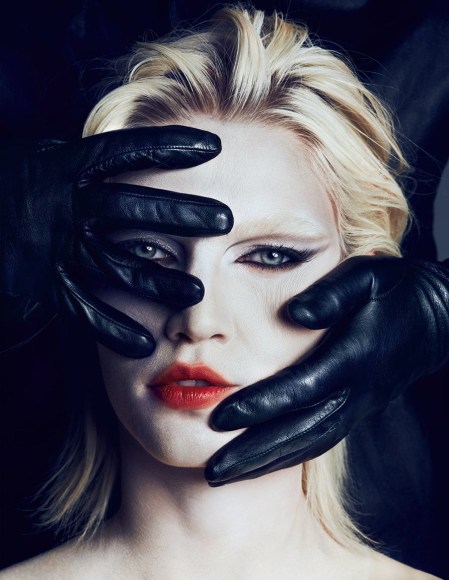 Txema Yeste, Aline and Gloves, 2013