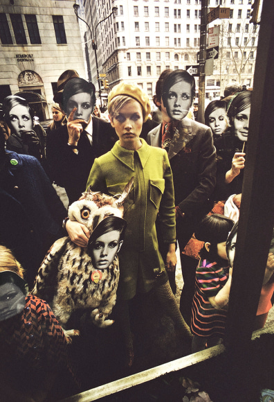 Melvin Sokolsky, Twiggy, FAO Schwartz, New York, 1967