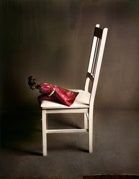 Melvin Sokolsky, Big Chair Lean, New York 1963