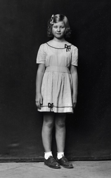 Disfarmer, Young girl