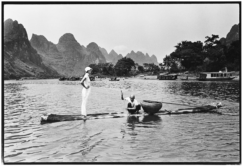 Arthur Elgort, Linda Evangelista, Guangxi, China, 1993
