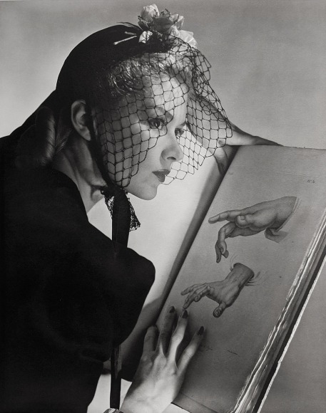 Horst, Lisa: Hat with Veil (Hands), 1936