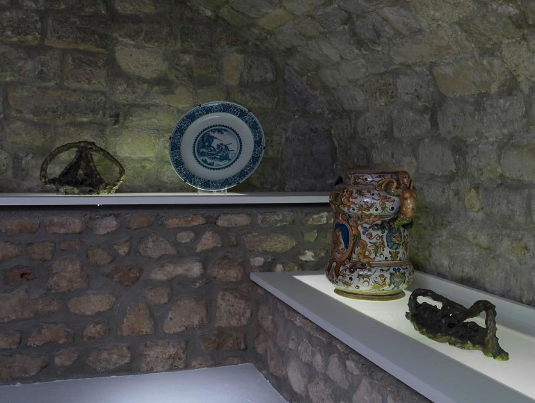  Installation view, Rive Gauche / Rive Droite, Lefebvre &amp;amp; Fils, Paris, September 9 - September 25, 2010