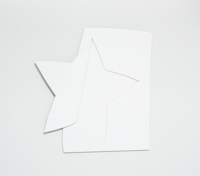 Wonwoo Lee. Rising star (white).&nbsp;2017,&nbsp;Steel, paint, acrylic, 123 x 109 cm. Courtesy of the artist &amp;amp;&nbsp;PKM Gallery.