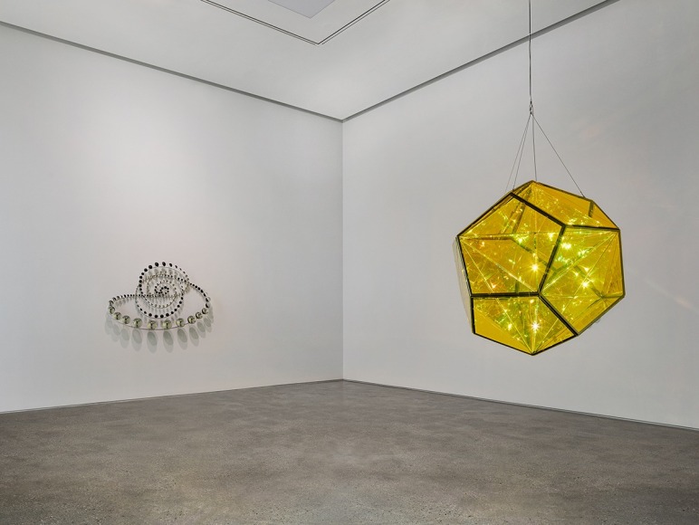 Installation View of Olafur Eliasson: 𝘐𝘯𝘴𝘪𝘥𝘦 𝘵𝘩𝘦 𝘯𝘦𝘸 𝘣𝘭𝘪𝘯𝘥 𝘴𝘱𝘰𝘵𝘴 at PKM., Courtesy of PKM Gallery.