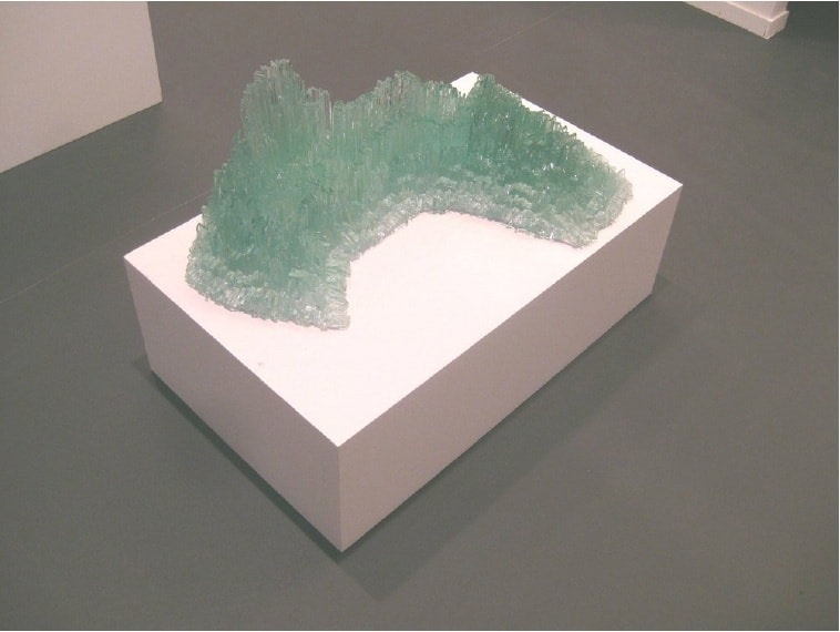 Isa Melsheimer. Vulkan, 2012. Glass, silicone, polycarbonate, 38 x 69 x 50 cm, Courtesy of the artist and Esther Schipper.