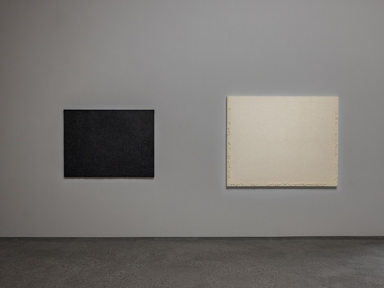 Installation view of 𝘊𝘩𝘶𝘯𝘨 𝘊𝘩𝘢𝘯𝘨-𝘚𝘶𝘱, 𝘔𝘪𝘯𝘥 𝘪𝘯 𝘔𝘢𝘵𝘵𝘦𝘳 at PKM. Courtesy of PKM gallery.