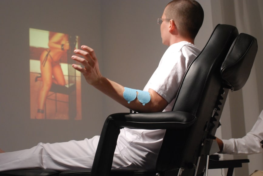 MARY COBLE Aversion 2007, performance. Installation view: Conner Contemporary Art.