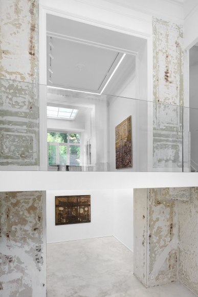 Installation view of Gregory Hodge, Echo, Nino Mier Gallery, Brussels, September 12 – October 25, 2025
