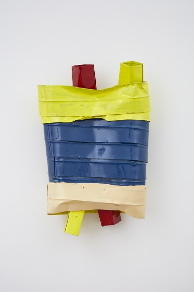 Anna Fasshauer, Fasty Wizz, 2017. Aluminum, lacquer, 40 x 26 x 10 in, 101.6 x 66 x 25.4 cm (AF17.014)