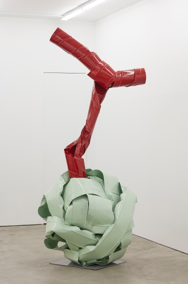Anna Fasshauer, Talltico, 2017. Aluminum, lacquer, steel plate, 137 x 66 x 66 in, 348 x 167.6 x 167.6 cm (AF17.004)