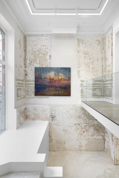 Installation view of Gregory Hodge, Echo, Nino Mier Gallery, Brussels, September 12 – October 25, 2025