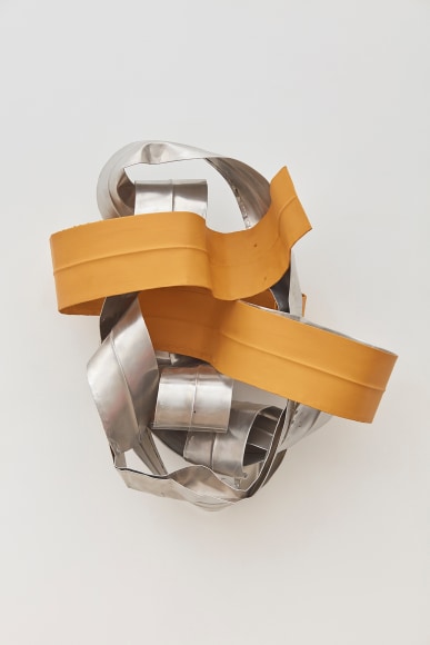 Anna Fasshauer, Tango Mango, 2017. Aluminum, lacquer, 35 x 33 x 18 in, 88.9 x 83.8 x 45.7 cm (AF17.010)